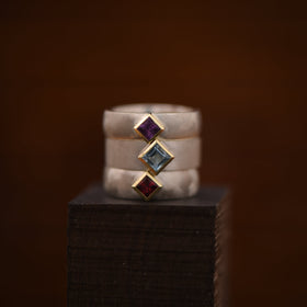 Ring Colori - Silber mit Goldfassung und Farbsteinen - Handarbeit Goldschmiede Hirn